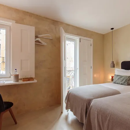 Bed & Breakfast Dear - Living House Lisbon
